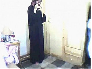 Gadis arab berdoa kemudian melancap