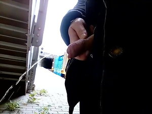 Kocalos - Pioggia dorata alla stazione