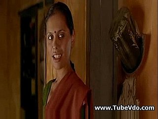 Bombón indio con escena de sexo cortada en película one of a pair