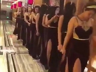 My Club- Bu gece siyah seksi kıyafet