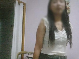 A técnica da garota é muito gentil, seu corpo é esbelto, mas não é quente o suficiente