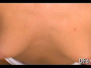 Bakire penisi ve spermi keşfediyor
