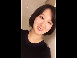 Chińska Dorrit Yaqi mocno uderza w dildo