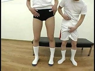 wanita tinggi dan pria pendek (disensor)