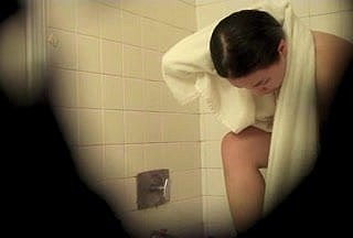 Charmaine Prysznic Voyeur wideo
