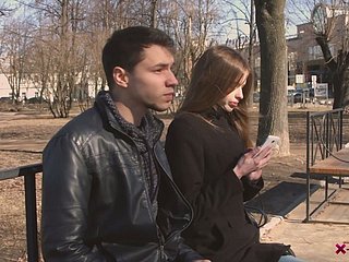 Raccolto nel parco Adel Bye ottiene infilò dal suo nuovo amico maschio